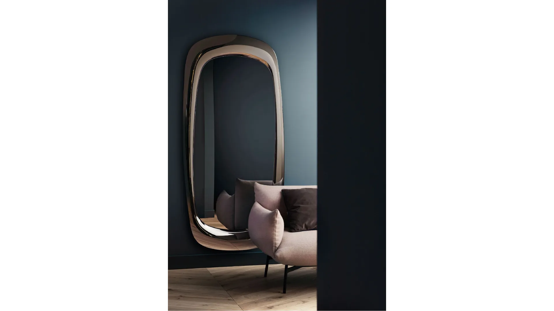 Specchio Bold con cornice a specchio H200 di Midj