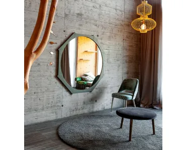 Specchio Colibri con cornice in legno di Rovere di Devina Nais