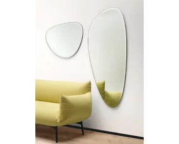 Specchi sagomati con bordi bisellati Spot S M L di Midj