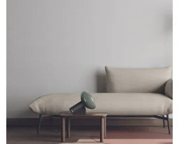 Lampada da tavolo Mug con diffusore in vetro opaco e supporto in metallo rivestito in cuoio di Midj
