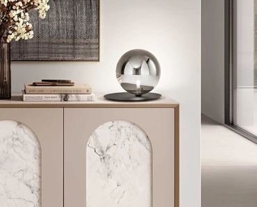 Lampada da tavolo Snail in vetro soffiato e metallo di Ondaluce