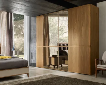 Armadio con ante scorrevoli Brahman in legno di Rovere con specchi di Le Fablier