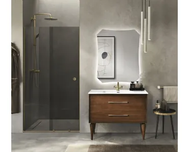 Mobile da Bagno con piedi Classic in finitura Noce chiaro con maniglia brunita e lavabo in ceramica di Bluelife