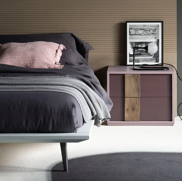 Comodino Galaxy in legno di Rovere laccato di Devina Nais