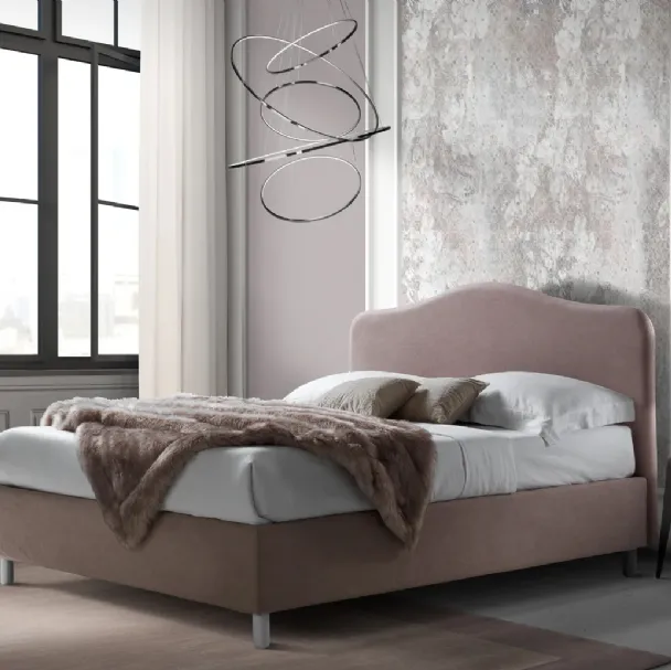 Letto in tessuto con testiera sagomata Lipari di Artigianaletti