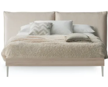 Letto Chloè con testiera imbottita di Devina Nais