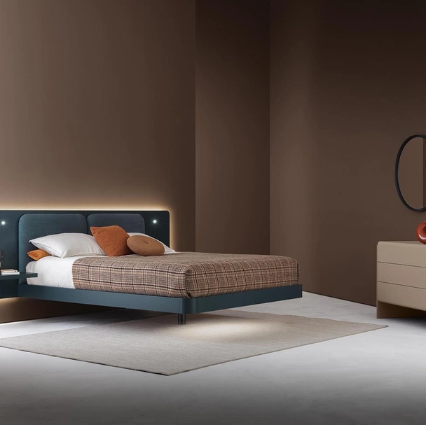 Letto sospeso in laccato con testiera Grand Voile di Alf Da Frè