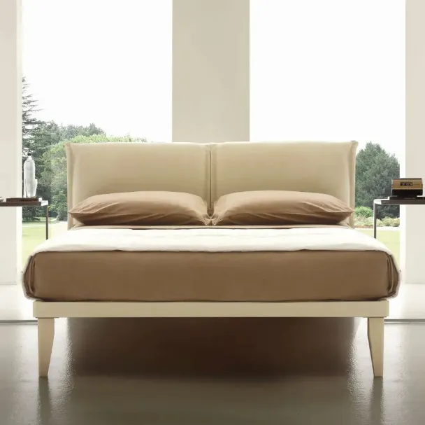 Letto in tessuto con testiera imbottita Isa di Ergogreen