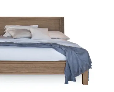 Letto in legno con testiera Quadra di Devina Nais