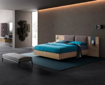 Letto Zen Bold Grey in legno di Rovere con testiera arricchita da due cuscini in tessuto imbottito di Devina Nais