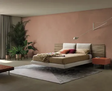Letto in legno di Rovere Zen Soft con testiera sospesa arricchita da due cuscini imbottiti di Devina Nais