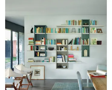 Libreria sospesa componibile Modo M6C78 in laccato opaco di Sangiacomo