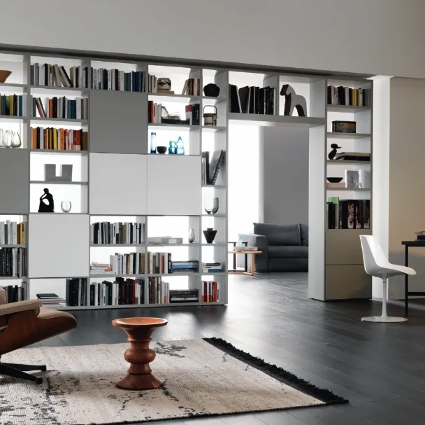 Libreria divisoria bifacciale Modo M6C93 in laccato opaco di Sangiacomo