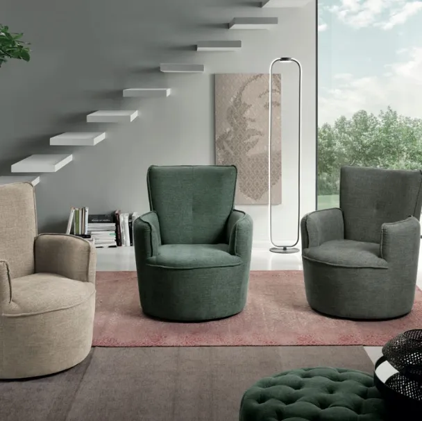 Poltroncina in tessuto con schienale e braccioli arrotondati Archie di Capodarte