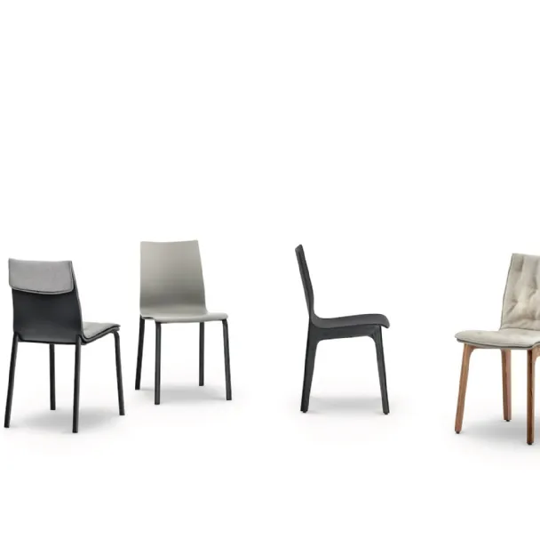 Sedia Alfa con struttura in legno massello e monoscocca in legno laccato di Bontempi