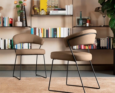 Sedia in ecopelle Ny Anniversary di Connubia