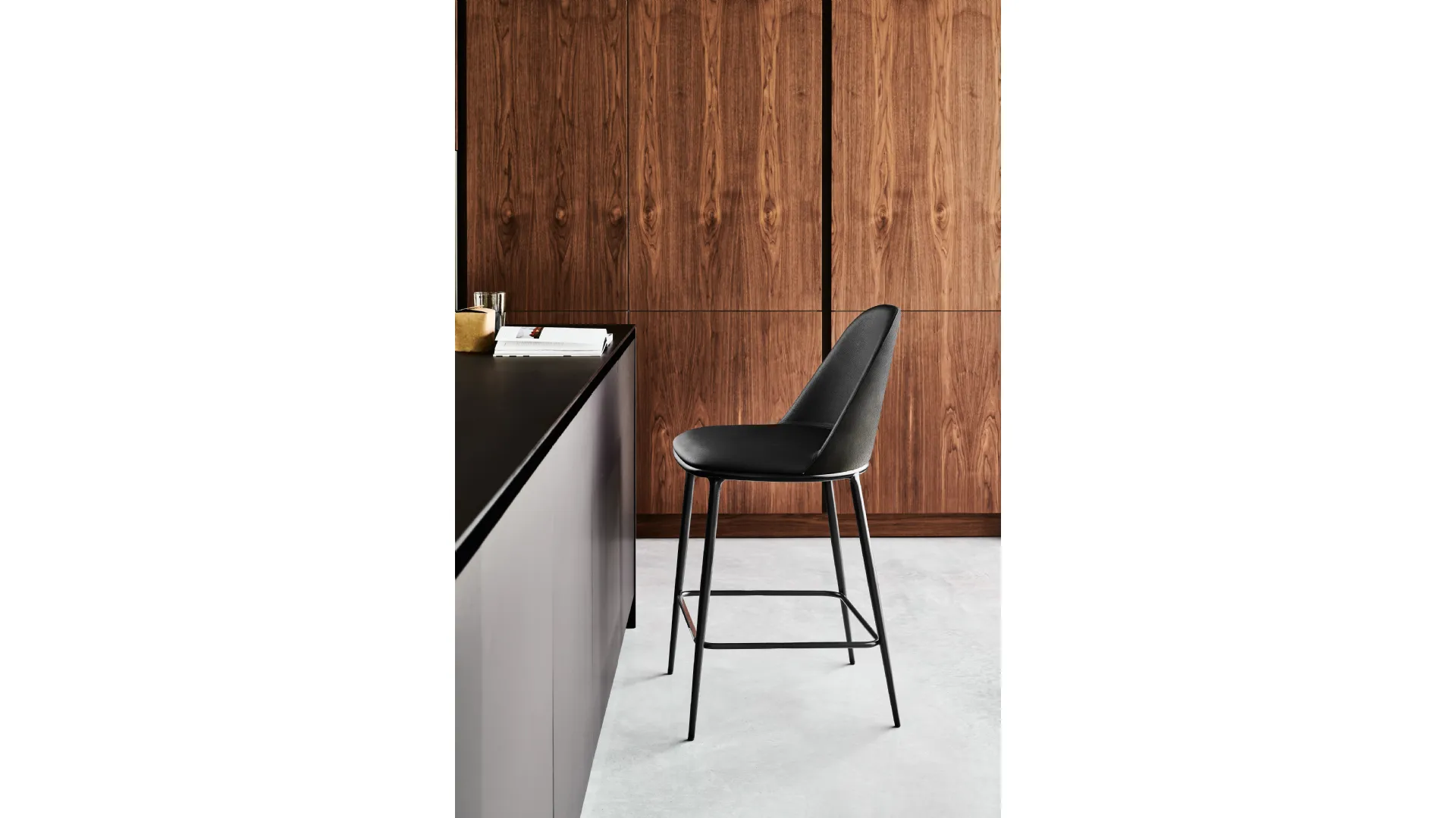 Sgabello in pelle Lea Deluxe di Midj