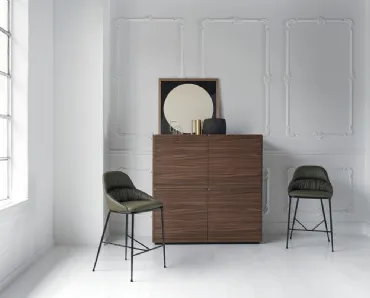Sgabello Queen rivestito in ecopelle con struttura in acciaio laccato di Bontempi