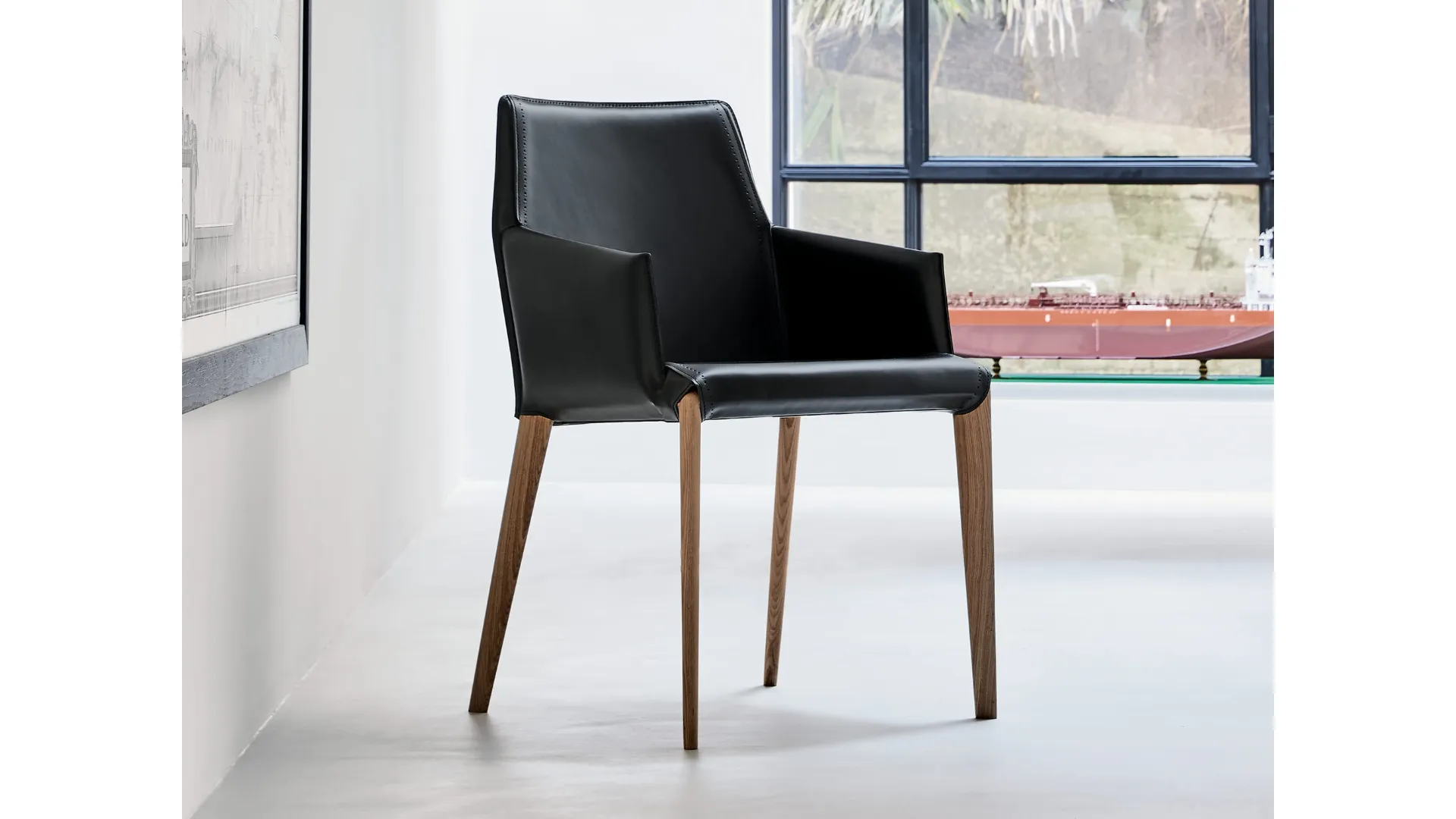 Sedia Sally in cuoio di Bontempi
