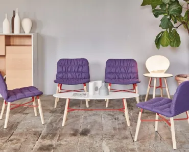 Sedia lounge in tessuto con gambe in legno e acciaio verniciato Liù AT ML TS2 di Midj