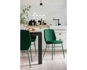 Sedia in tessuto con gambe in metallo Sibilla Soft di Connubia
