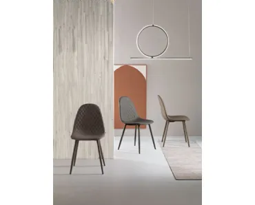 Sedia Soft in ecopelle vintage con imbottitura impunturata a rombi di Capodarte