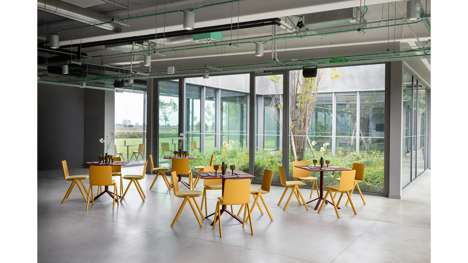 Sedia impilabile Stack di Midj