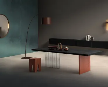Tavolo Alabama in Rovere massello con una gamba in legno e una in vetro Devina Nais