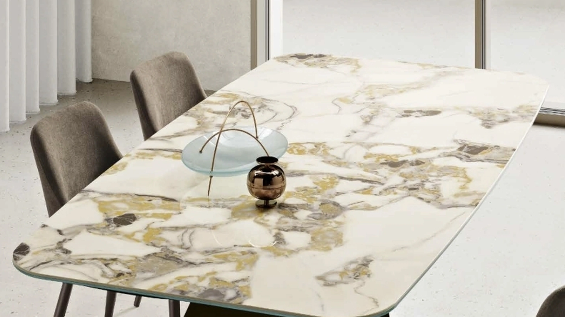 Tavolo Swing in ceramica di Capodarte