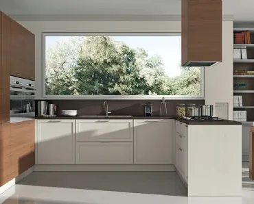 Cucina Moderna con penisola bicolore in laccato bianco opaco e legno naturale Melograno composizione 05 di Le Fablier