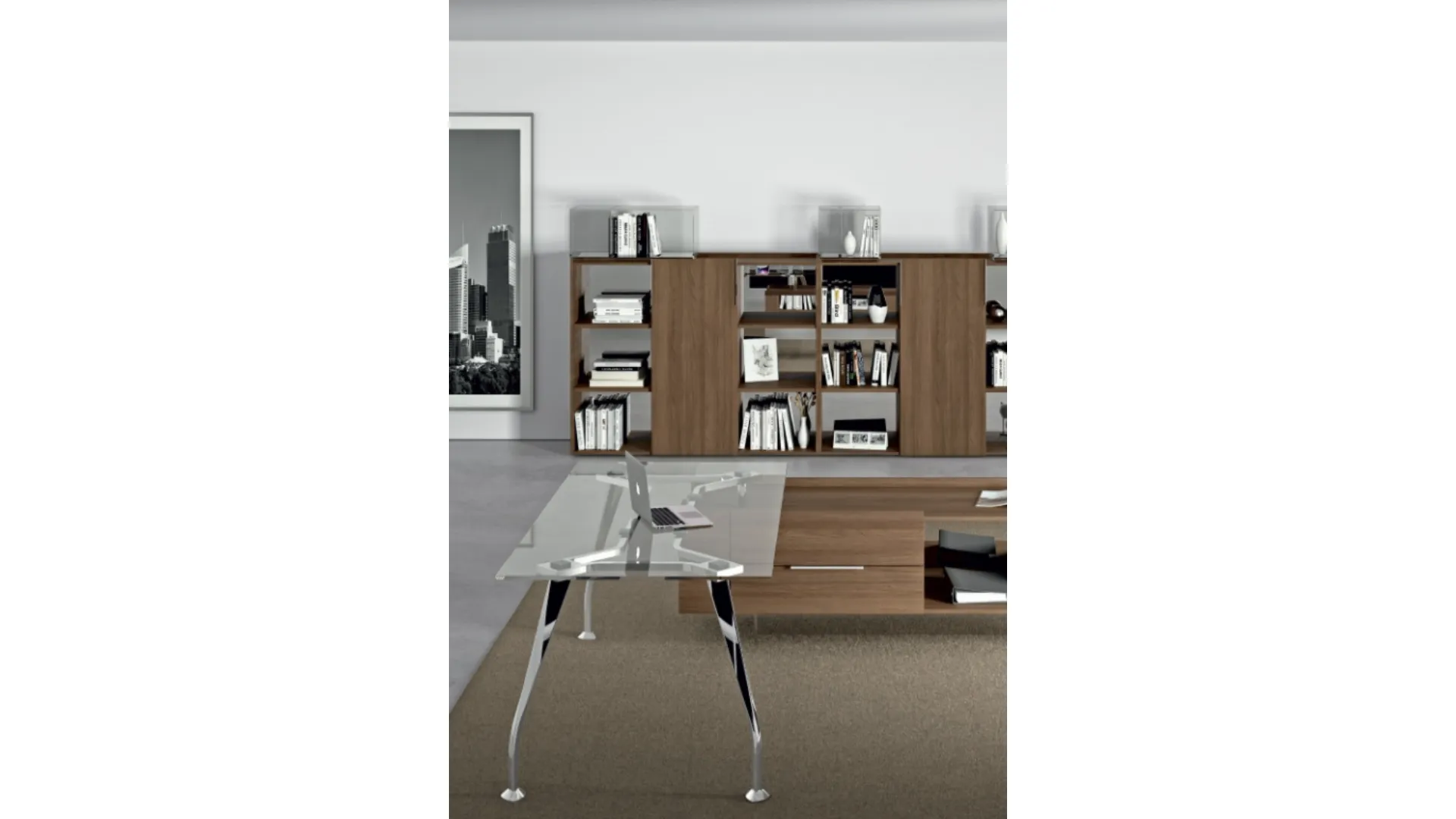 Scrivania Direzionale di design Segno con top in vetro e base con finitura cromata di Della Rovere